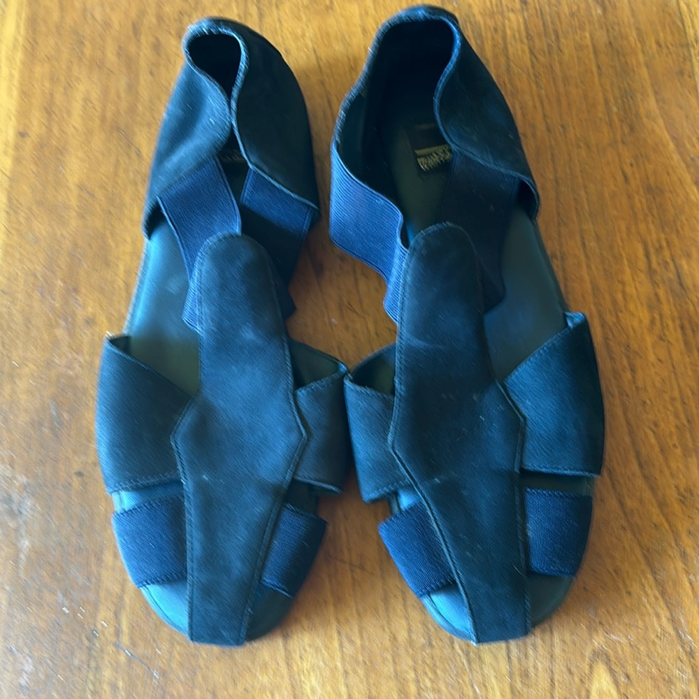 What’s What®️ navy leather and man made material slip on sandals/shoes